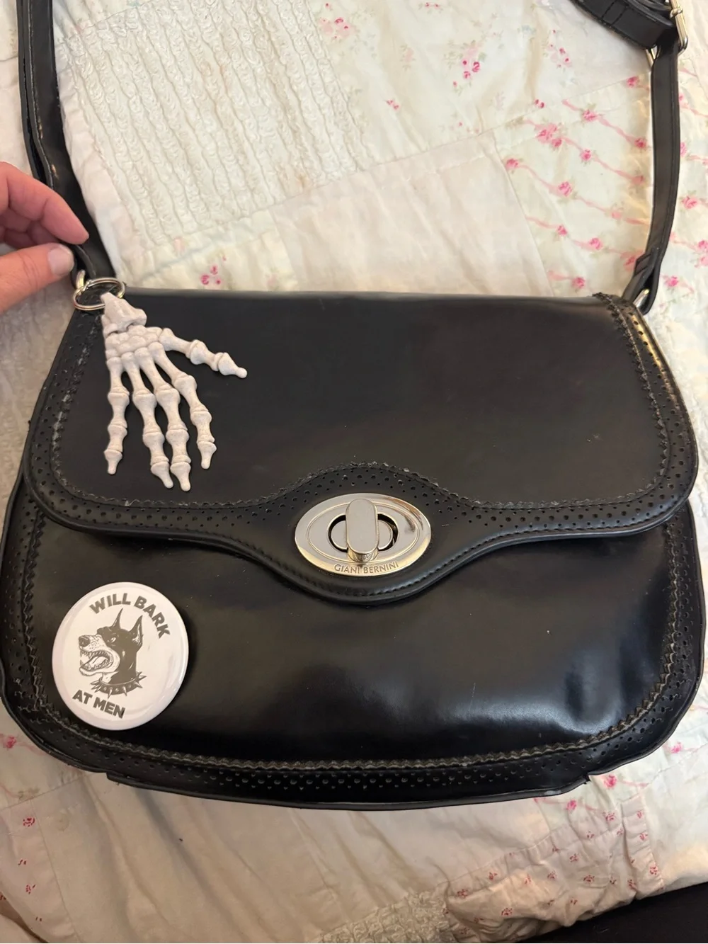 Vintage Giani Bernini Black Leather Shoulder/Crossbody Turnlock Handbag